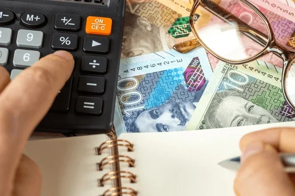 Aumento de la UIT 2026 en Perú y su impacto tributario empresarial_PERU-xcbasociados_OUTSOURCING CONTABLE Y TRIBUTARIO