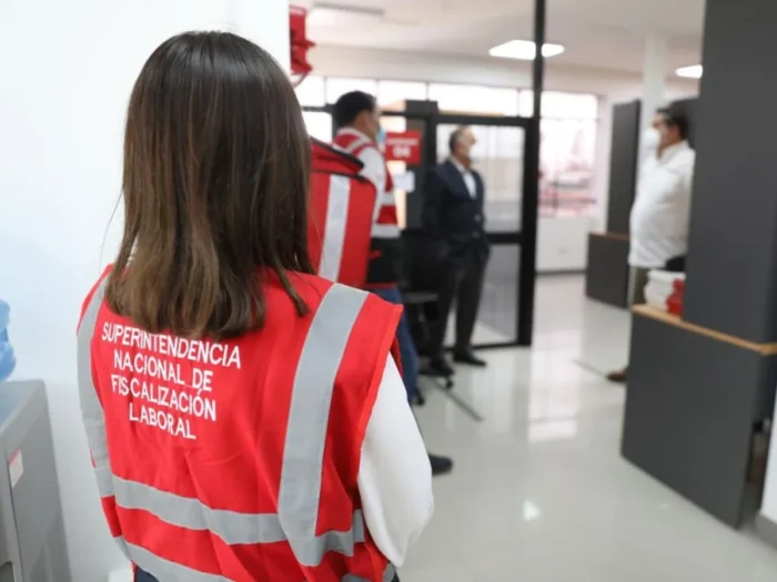 Fiscalización laboral SUNAFIL en Perú riesgos y prevención empresarial_PERU-xcbasociados_GESTIÓN LABORAL Y NÓMINAS